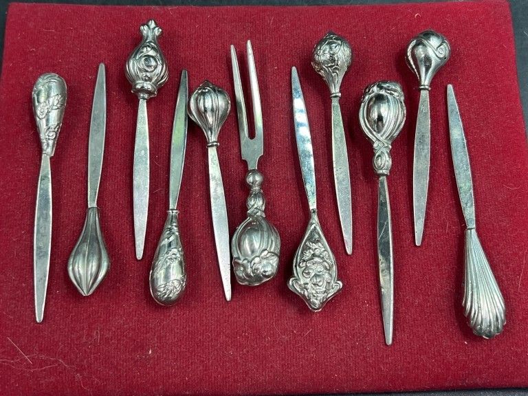 Lot 327: Tow Sterling Hors D'Oeuvre Picks