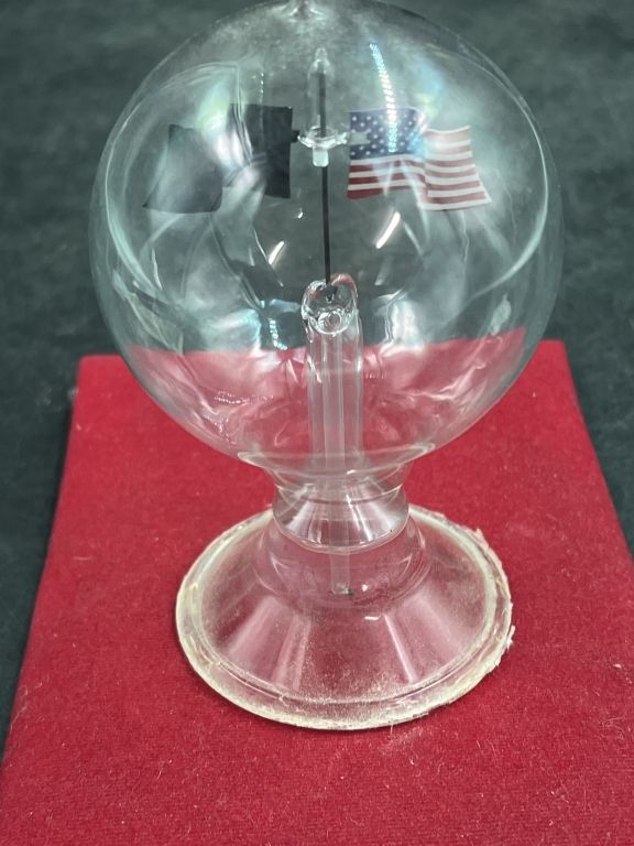 Lot 329: Crookes Radiometer "Light Mill"