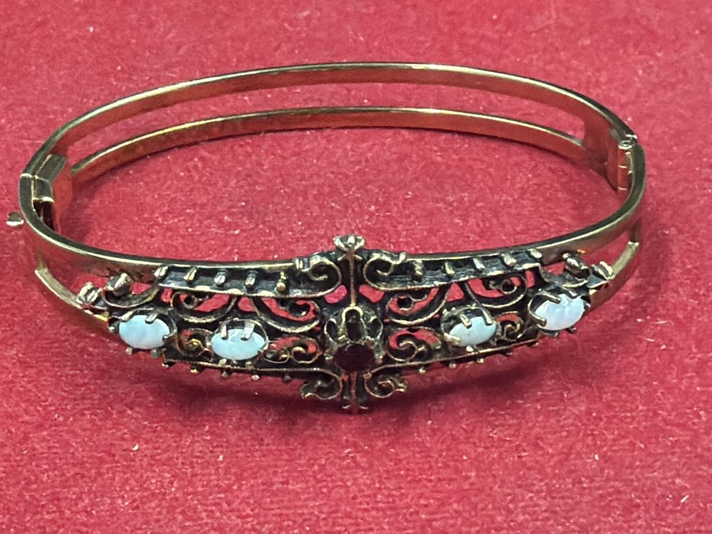 Lot 164: Vintage Victorian Revival Hinged Bangle Bracelet