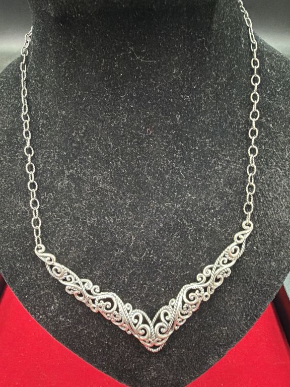 Lot 186: Caroline Pollack Sterling Silver Necklace.