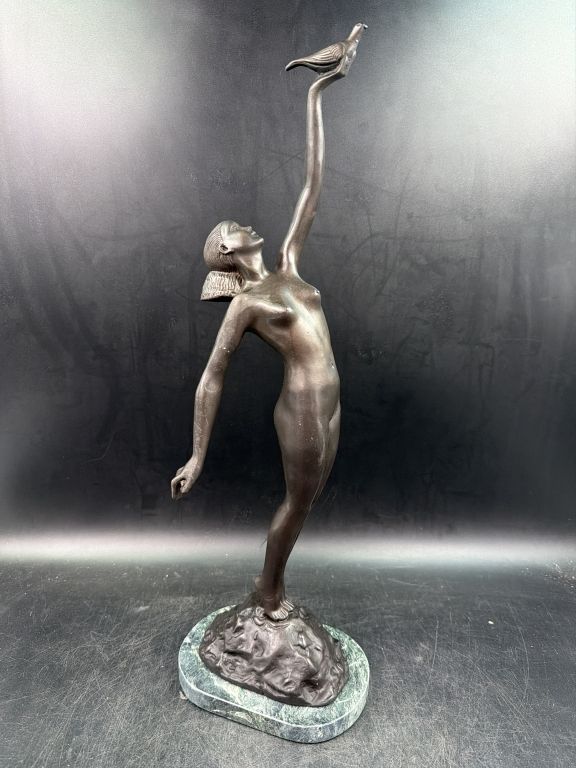Lot 194: Bronze Sculpture "Message of Love"