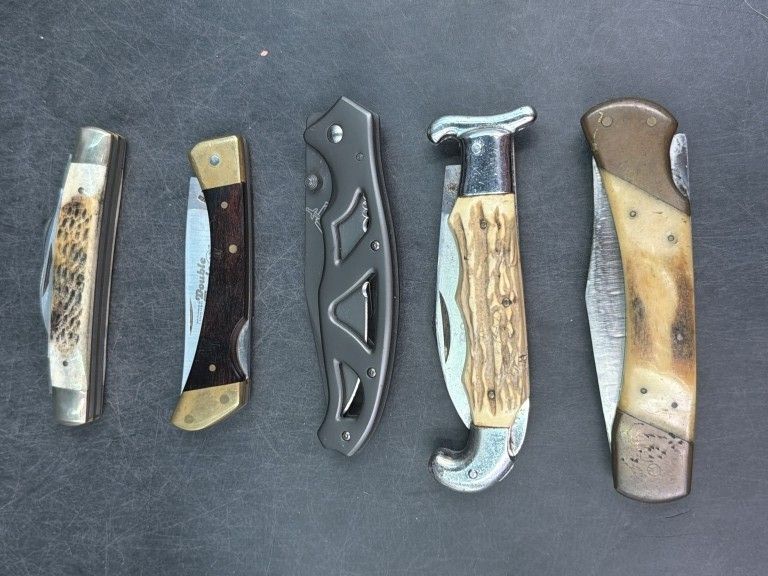 Lot 199: Vintage Pocketknives