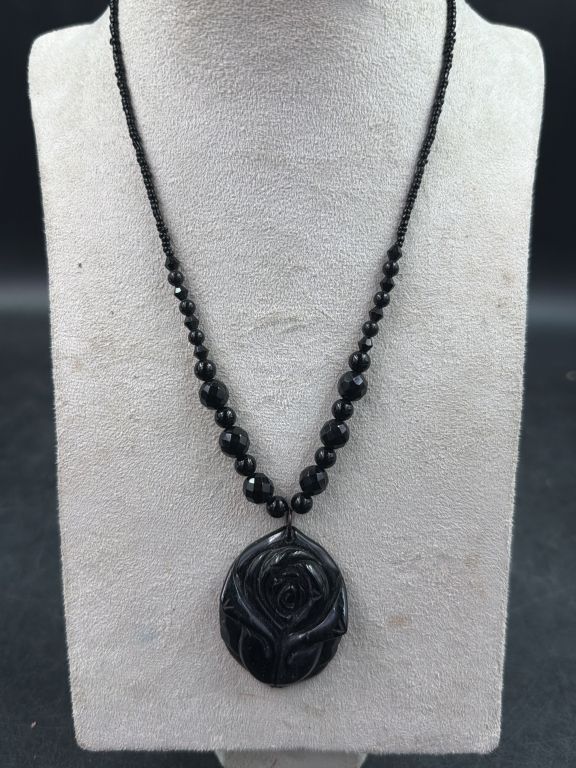 Lot 223: Vintage Onyx Necklace with Pendant