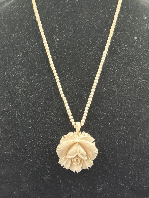 Lot 243: Vintage Rose Ivory Pendant Necklace