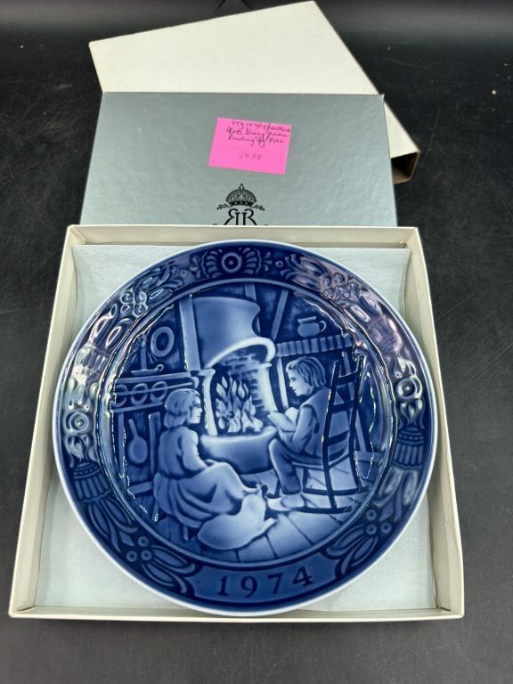 Lot 257: Vintage George Jensen in Original Box