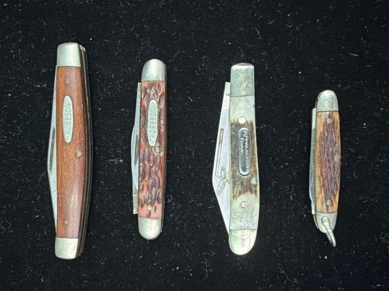 Lot 265: Vintage Pocketknives