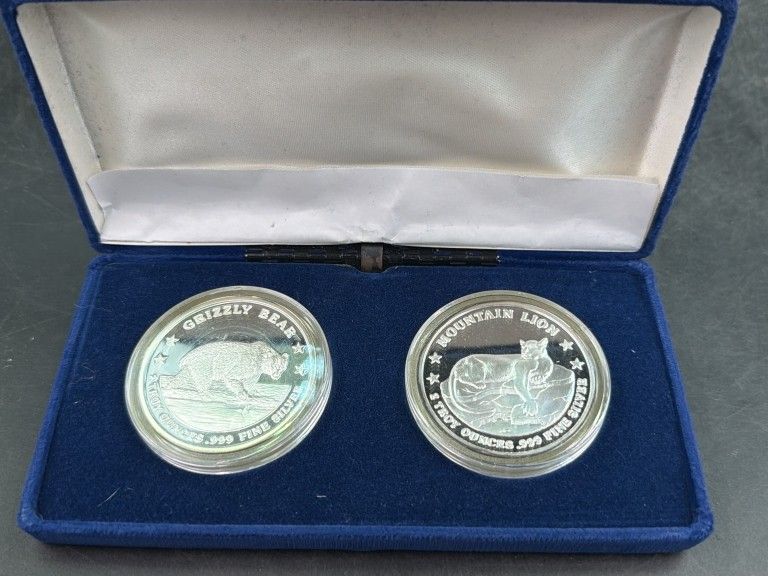 Lot 267: Commemorative 2 Troy Oz Coins in Set