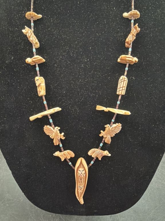 Lot 275: Native American Fetish Necklace