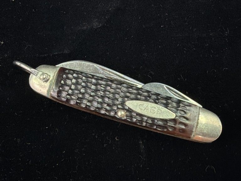 Lot 290: Vintage Case XX Bone Handled Pocketknife