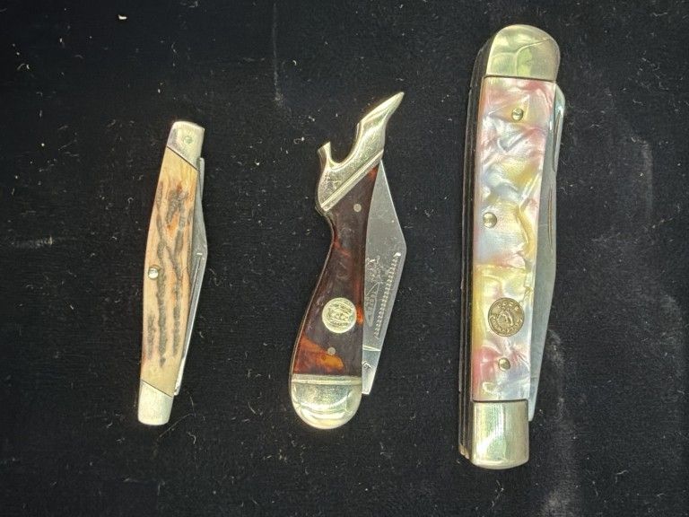 Lot 292: Vintage Pocket Knives
