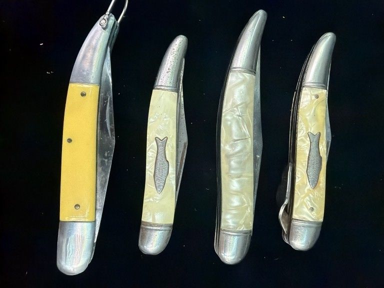 Lot 293: Vintage Pocket Knives