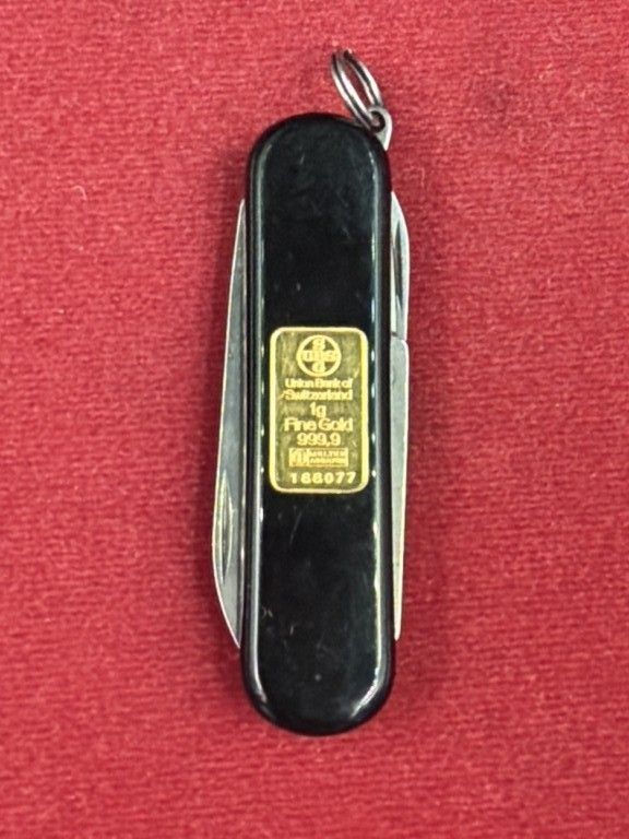 Lot 320: Swiss Army Classic Gold Ingot Pocketknife