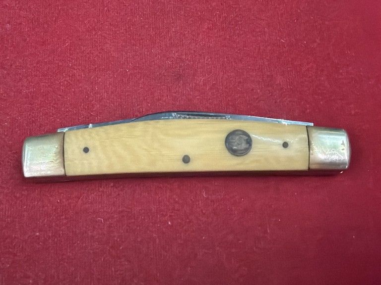Lot 322: Vintage Bull Dog Pocket Knife