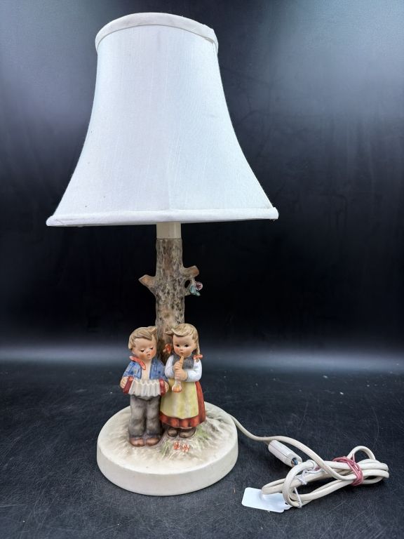 Lot 335: Vintage Goebel Hummel Lamp