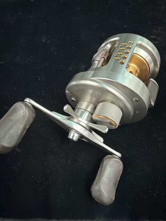 Lot 337: Calcutta Shimano 201DC Bait Casting Reel