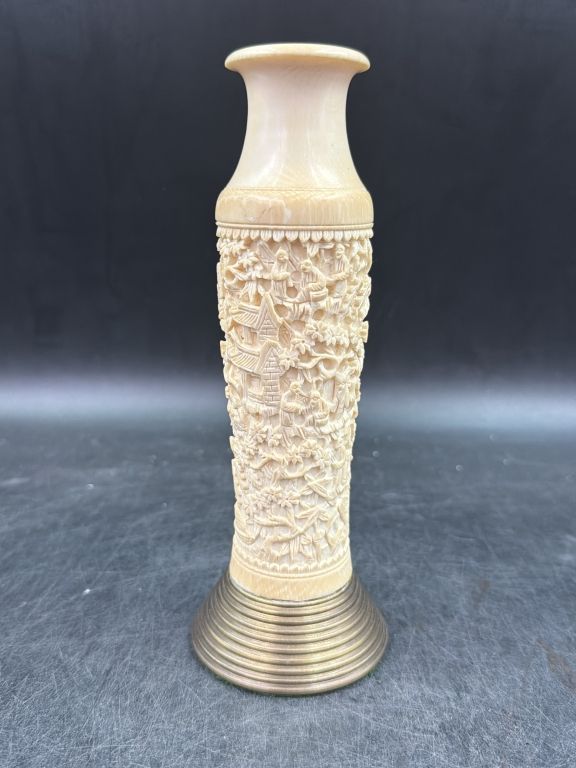 Lot 355: Vintage Ivory Asian Vase