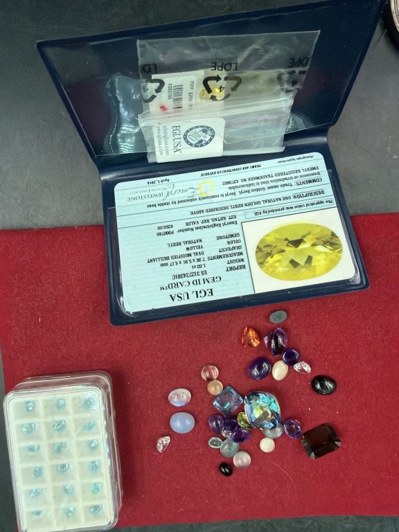 Lot 358: Gemstones