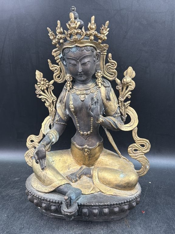 Lot 410: Tibetan Bronze Statue