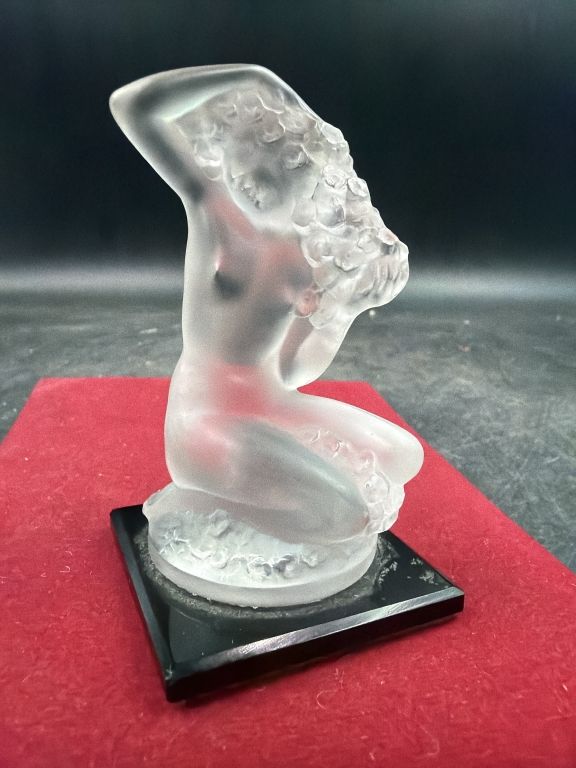 Lot 413: Lalique "Floreal" Frosted Crystal Figurine