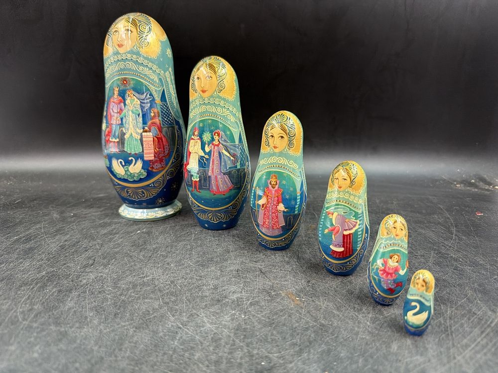 Lot 418: Matryoshka Nesting Dolls