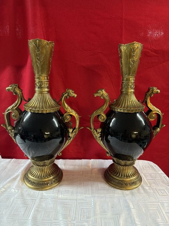 Lot 419: Ornamental Black Ceramic Vase Pair