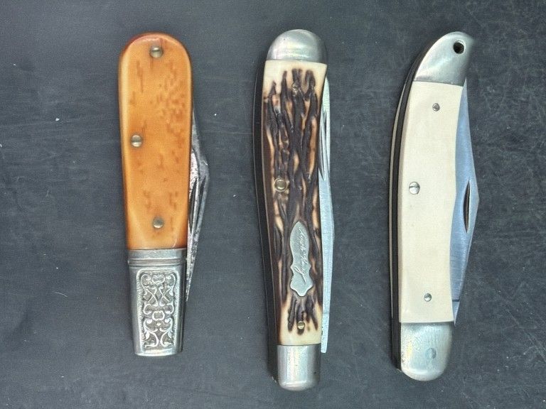Lot 420: Scrade Pocket Knives