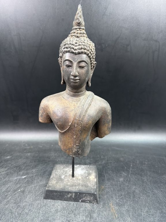 Lot 424: Buddha Statue Bust
