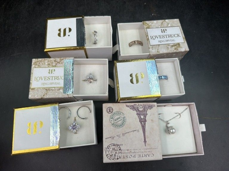 Lot 429: Sterling Jewelry