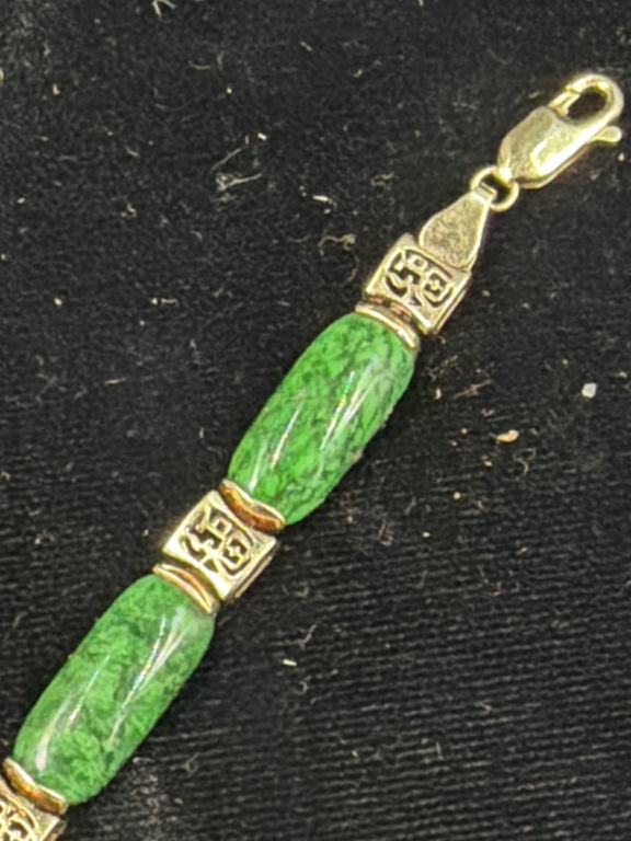 Beautiful 14kt Jade Bracelet.