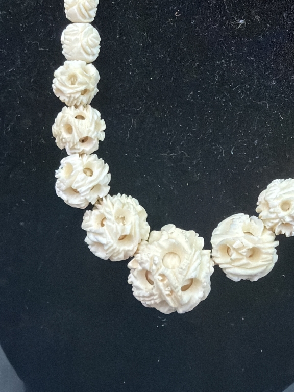 Graduated Dragon Ball Necklace