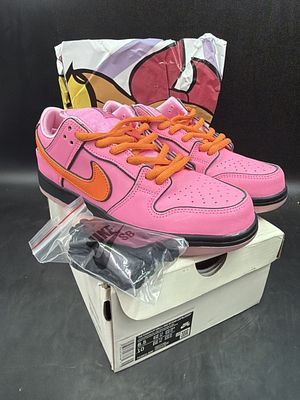 Nike Womens Powerpuff SB Dunk "Low" Blossom. New in original box, see pictures. No refunds given.