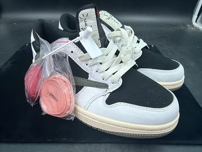 Nike Air Jordan Retro Low OG SP Travis Scott. Size 8.5. Appears to be in new condition, see 
