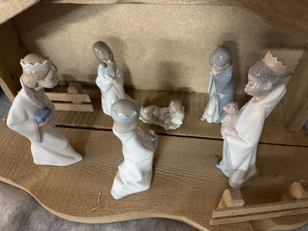 Lladro Nativity Scene