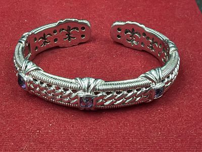 Judith Ripka Sterling Cuff. Beautiful cuff wit amethyst. Weighs 44.8g and has spring opening on 
