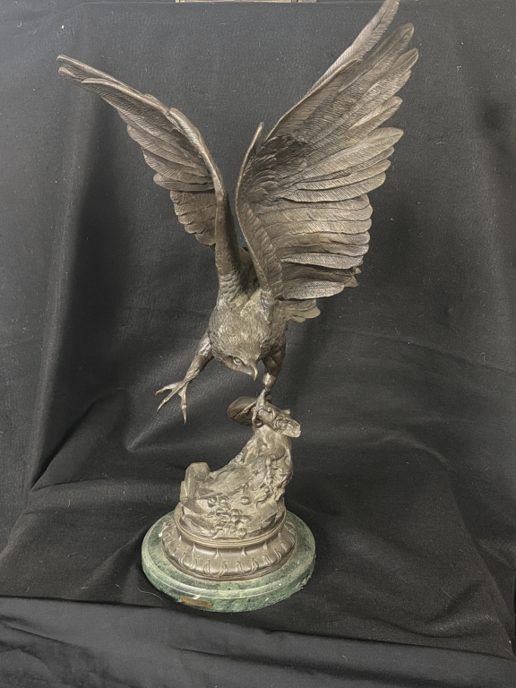 Bronze Eagle Sculpture "Jules Moigniez"