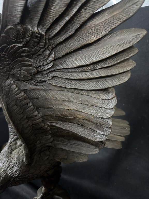 Bronze Eagle Sculpture "Jules Moigniez"