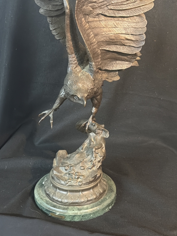 Bronze Eagle Sculpture "Jules Moigniez"