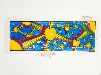 Узоры. 
ХХ век. 
Целлулоид, витражные краски. 
Размер 12х30,5 см. 
