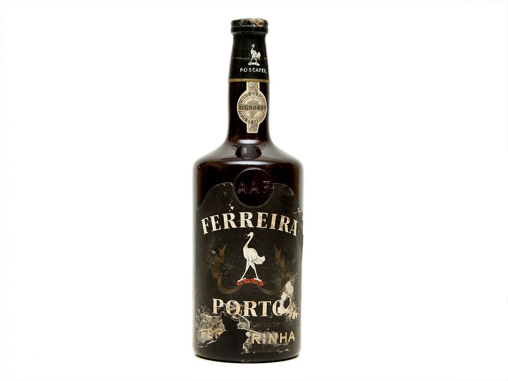 GARRAFA DE VINHO DO PORTO. Uma ( 1 ) garrafa de vinho do Porto “FERREIRA - PORTO - FERREIRINHA 