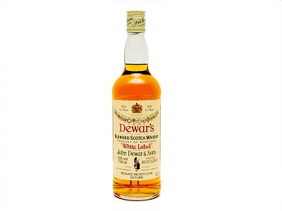 GARRAFA DE SCOTCH WHISKY. Uma ( 1 ) garrafa de scotch whisky “DEWAR’S - WHITE LABEL - BLENDED 