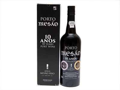 GARRAFA DE VINHO DO PORTO. Uma ( 1 ) garrafa de vinho do Porto “PORTO – MES&Atilde;O – 10 ANOS” , de 
