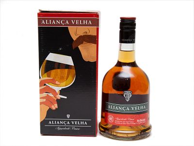 GARRAFA DE AGUARDENTE V&Iacute;NICA. Uma ( 1 ) garrafa de aguardente “ALIAN&Ccedil;A VELHA – 