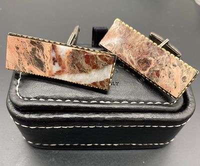 Невероятной красоты Винтажные советские запонки. 
Размер 15х48 мм. Натуральный камень яшма(?), 