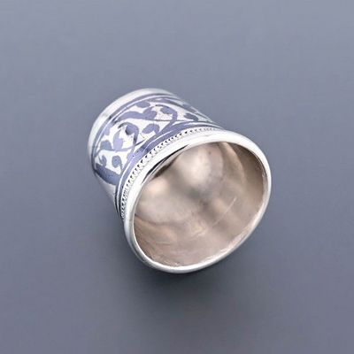 Наперсток серебро 875 проба чернь СССР. Старинный серебряный наперсток с узором чернью 