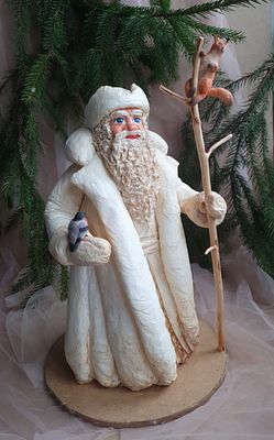 Интерьерная ватная игрушка " Дед мороз".
Выполнена в ретро стиле, по старинной технологии 