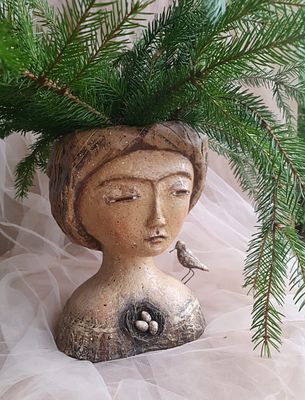 Кашпо "Фрида".
Выполнено в технике папье-маше, в стиле ретро. Покрыто интерьерным воском. 