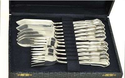 6 ВИЛОК + 6 НОЖЕЙ для рыбы серебро 800 пробы Германия
Набор вилок и ножей для рыбы на 6 персон 