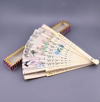 Винтажный веер кость роспись Китай. Веер плие из резных костяных пластин с экраном из 