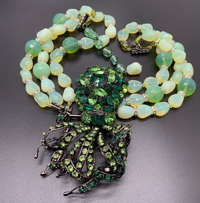 Великолепное колье-трансформер от Moans. США.
Множество оттенков и фактур зеленого. . Великолепно 