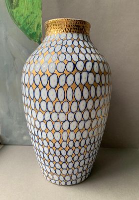 Бакастова Вера.
Авторская Ваза &laquo;Фокус 1&raquo; 2017.
ИФЗ. Форма Ламповая. Высота 33 см. Ручная 